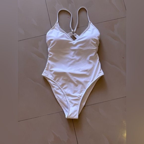 🔻NWT shade and shore white one piece swimsuit size 8/10 high leg cheeky - Picture 14 of 16